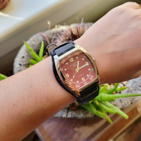 Classic Dockers Quartz Red & Black Leather Chunky Analog Watch - Picture 9 of 14